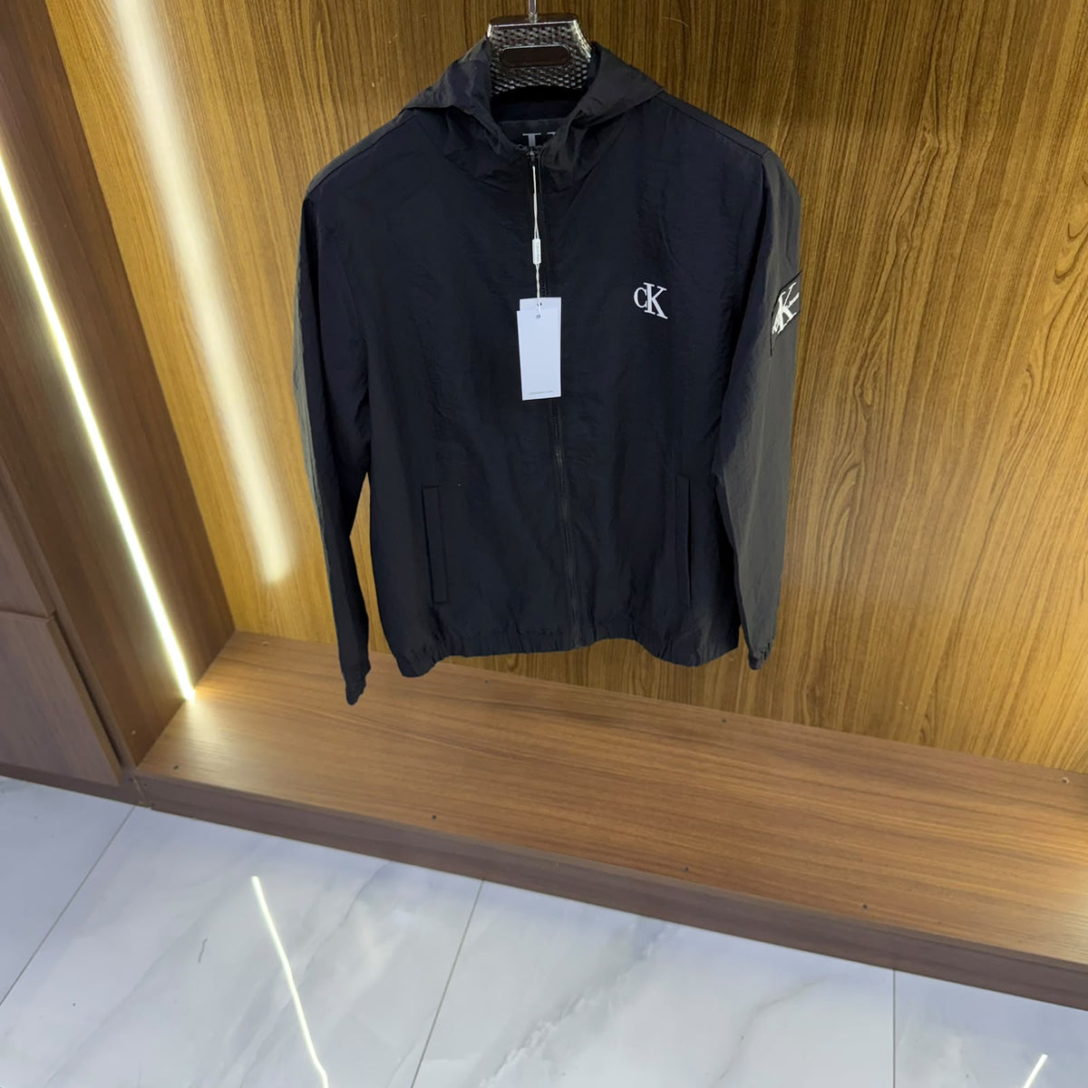 Calvin Klein Jacket Noire à Capuche CK